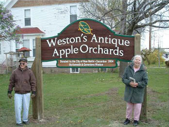 westons orchard sign